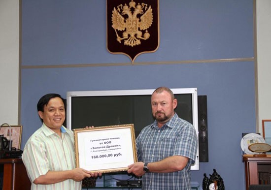 Vietnamese community in Russia assist Krasnodar flood victims - ảnh 1